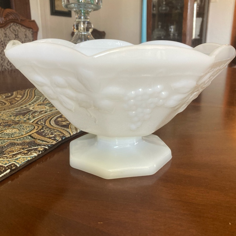 VTG Anchor Hocking milk glass grape & leaf pedestal fruit bowl 9” scalloped